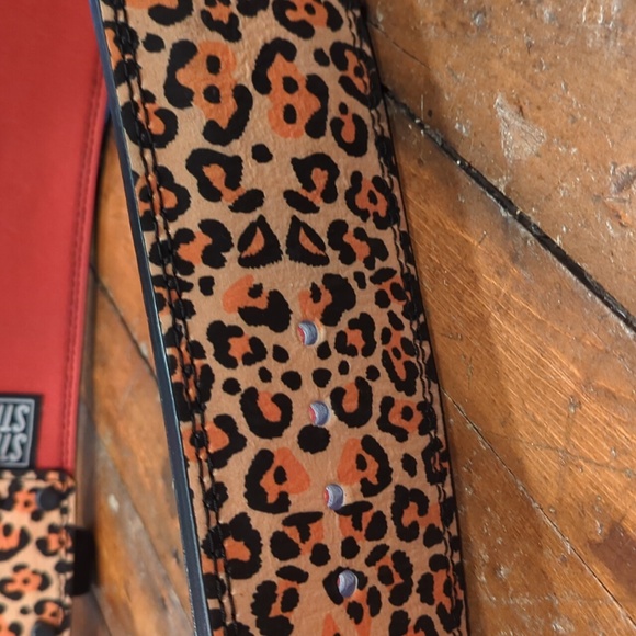 Rare!!! 🤎🧡🖤 Strong Strong Friends leopard lighting belt Large new - Picture 6 of 9